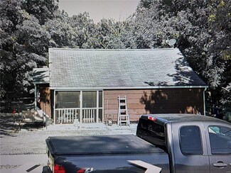 311 N Summit St, Irondale, MO 63648