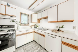 N163W19422 Cedar Run Dr Unit A6, Jackson, WI 53037