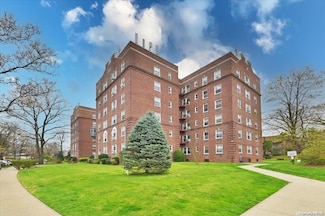 175-06 Devonshire Rd Unit 1J, Jamaica, NY 11432