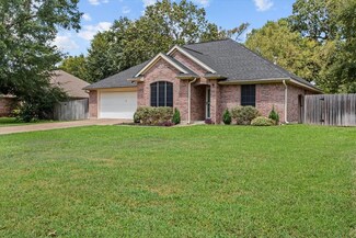 1006 Abby Rd, Lufkin, TX 75904