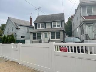 11212 Myrtle Ave, Richmond Hill, NY 11418