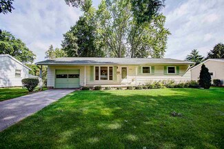 5722 Meadowood Dr, Madison, WI 53711