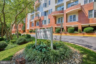 301 S Reynolds St Unit 215, Alexandria, VA 22304