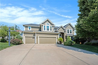 5827 Roundtree St, Shawnee, KS 66226