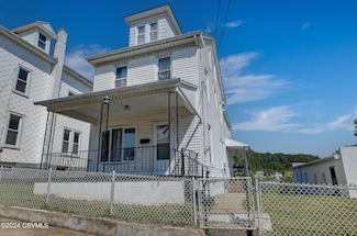 947 W Chestnut St, Coal Township, PA 17866