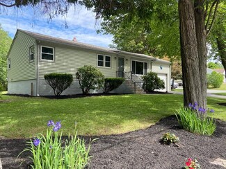 106 Worcester Rd, Webster, MA 01570