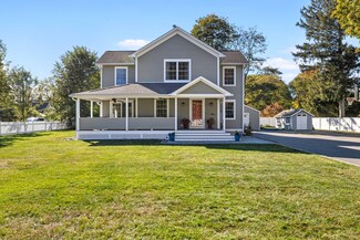 19 Lynde St, Old Saybrook, CT 06475