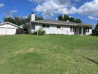 105 N Irving St, Ponca City, OK 74601