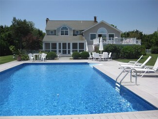 20 Apaucuck Point Rd, Westhampton, NY 11977