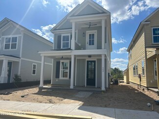 342 Longhill Dr, Wilmington, NC 28412