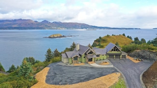 6223 Cliff Point Rd, Kodiak, AK 99615