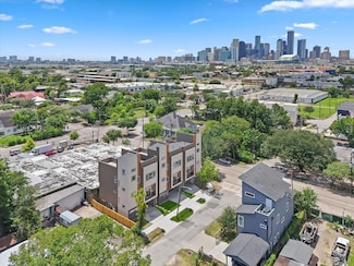 3502 Saltus St, Houston, TX 77003
