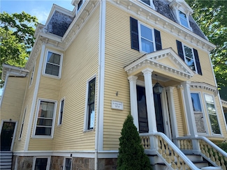 12 Clarke St, Newport, RI 02840