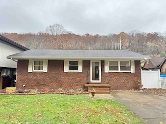 1224 Spring Valley Dr, Huntington, WV 25701