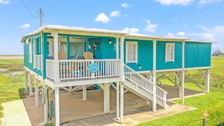 206 Beachcomber Ave, Freeport, TX 77541