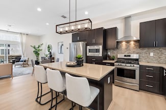 424 Midstream Ln, West Sacramento, CA 95605
