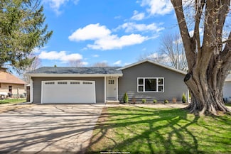 1149 Pomer Way, Menasha, WI 54952