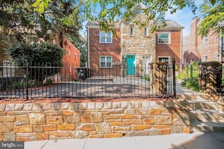 515 Oakwood St SE Unit 1, Washington, DC 20032