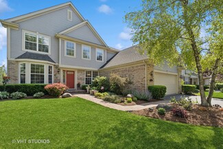 6161 Oakmont Ln, Gurnee, IL 60031