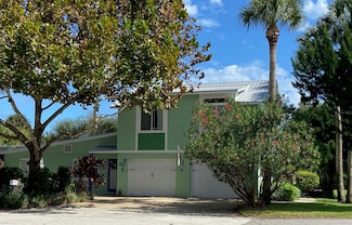 411 S Pine St, New Smyrna Beach, FL 32169