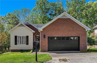 2908 Woodington Dr, Winston Salem, NC 27103