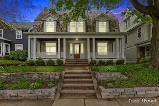 554 Madison Ave SE, Grand Rapids, MI 49503