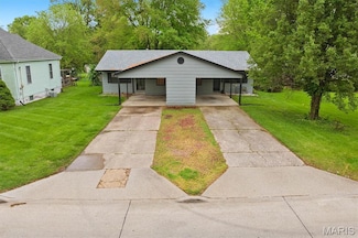 2602 E Main St, Belleville, IL 62221