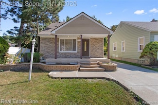 2631 Parker St, Dearborn, MI 48124