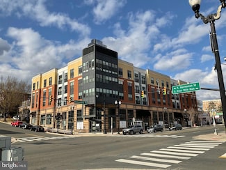 989 S Buchanan St Unit 201, Arlington, VA 22204