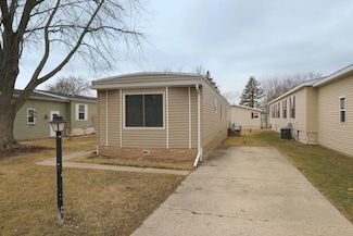 240 Fox Ln, Belvidere, IL 61008