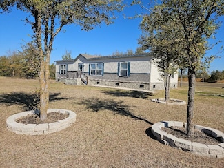 482 McDonald Ln W, Cedar Creek, TX 78612