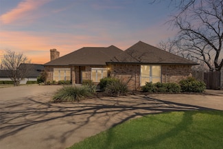 6102 N Waverly Ct, Granbury, TX 76049