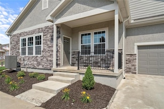 11901 S Tallgrass Dr Unit 702, Olathe, KS 66061