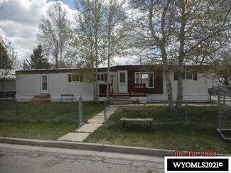 213 Washington Ave, Evanston, WY 82930