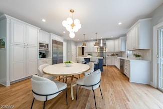 126 W End Ave, Summit, NJ 07901