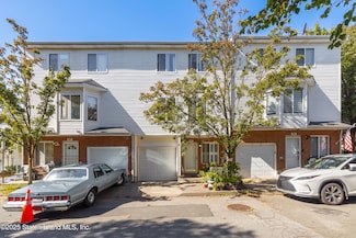 263 Jamie Ln, Staten Island, NY 10312