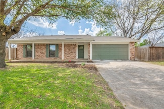 3001 Spring Grove Dr, Bedford, TX 76021
