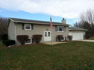 13864 Springhill Rd, Prophetstown, IL 61277