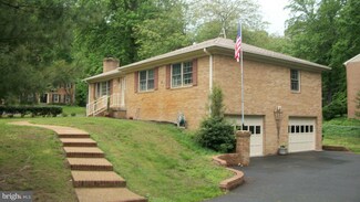 3200 Riverview Dr, Triangle, VA 22172