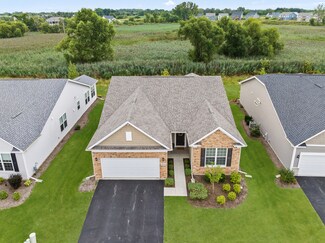 2839 Briargate Dr, Lindenhurst, IL 60046
