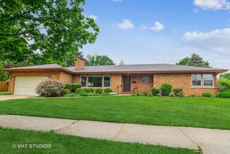 344 Spring Ave, Glen Ellyn, IL 60137