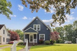 2068 Highland Ave, Burlington, IA 52601