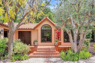 4456 Hayvenhurst Ave, Encino, CA 91436