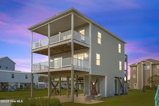 8014 8th St, Surf City, NC 28445