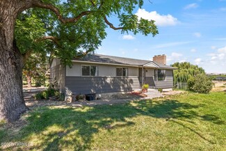 772 Highland Dr, Zillah, WA 98953