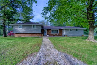 4526 S Lake Camelot Dr, Mapleton, IL 61547