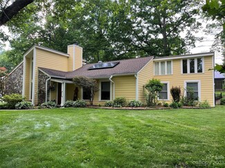 208 Woodland Ct, Black Mountain, NC 28711