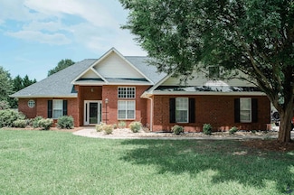 121 Spring Chase Cir, Kathleen, GA 31047