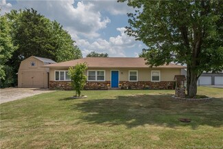 2104 Cherry Cir, Georgetown, IN 47122