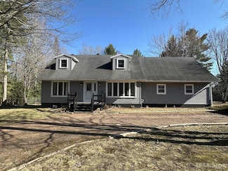542 N Maple Hill Dr, Gwinn, MI 49841